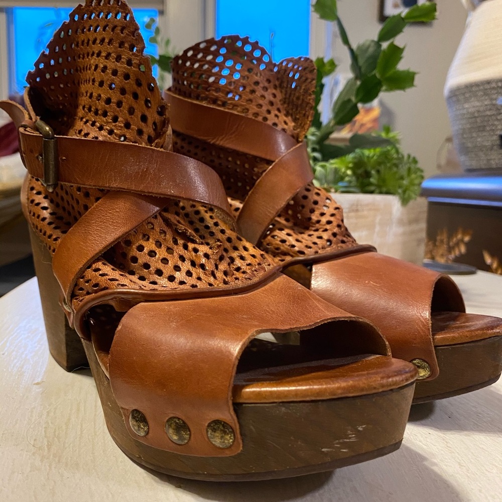 Free People Clogs